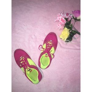 Pink Nike Lunarfly 2 Tennis Shoes